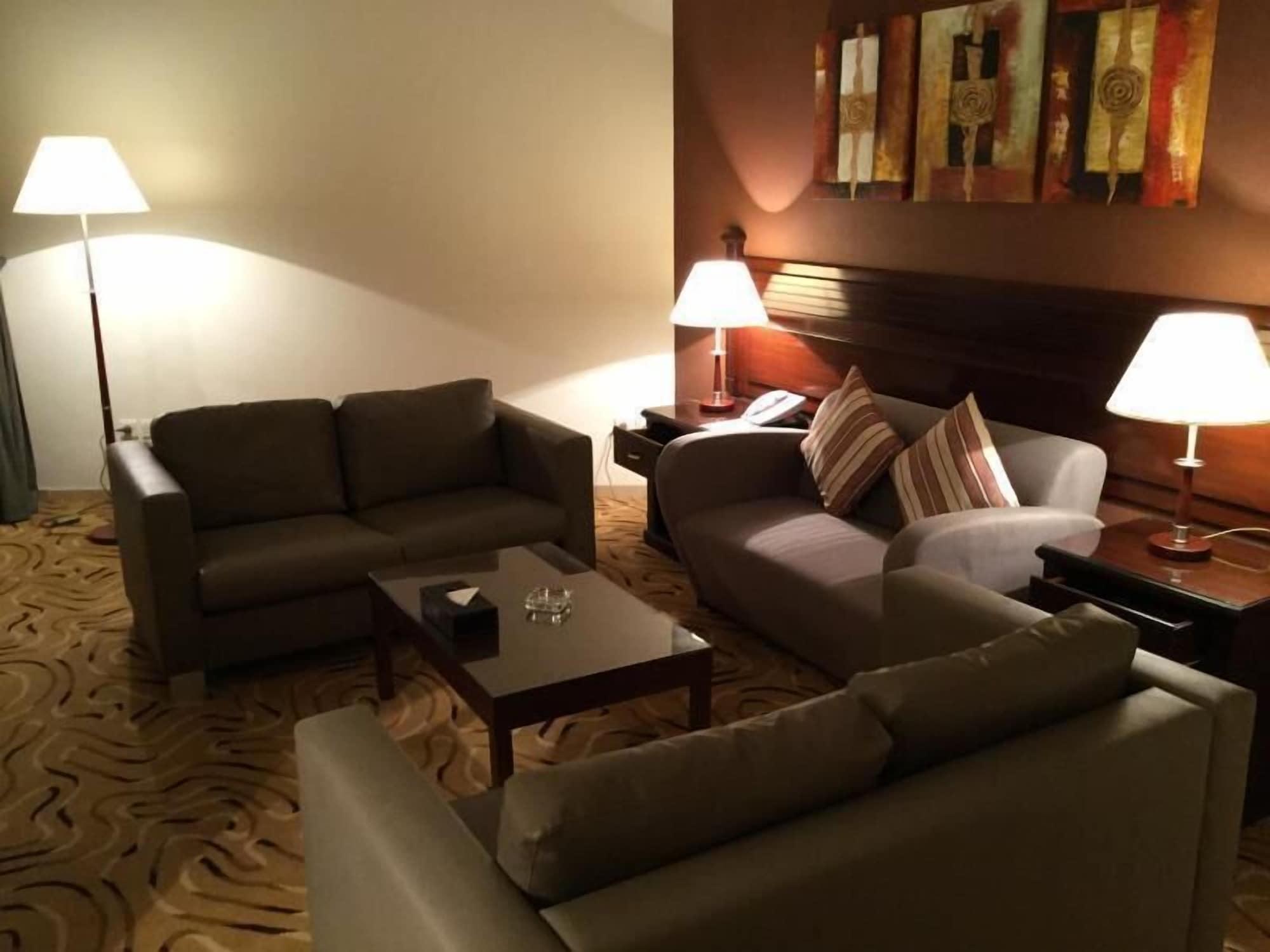 Executives Hotel - Azizia Rijád Kültér fotó