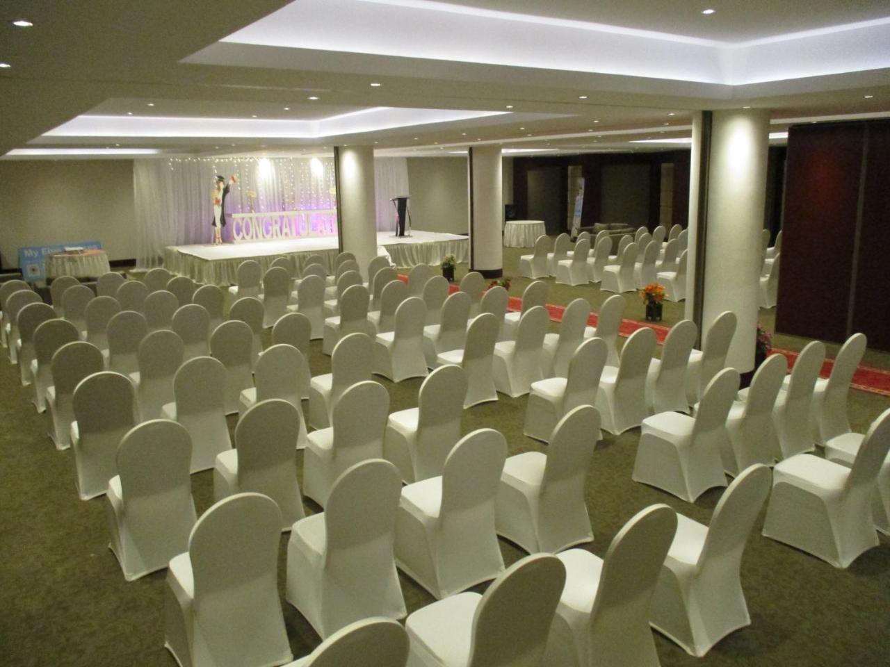 Executives Hotel - Azizia Rijád Kültér fotó